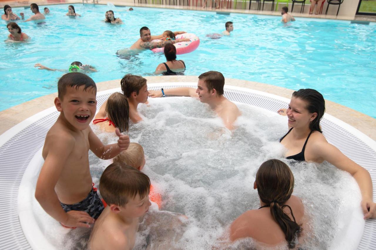Hotel Camping Blauwe Meer Nv Lommel Zewnętrze zdjęcie